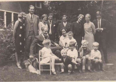 Frank Martin and his wife Maria, surrounded by their children and grandchildren. Naarden, 15 September 1965